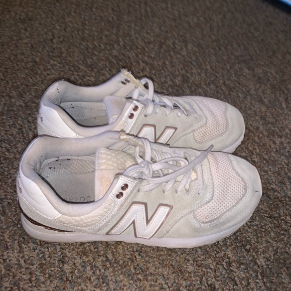 New Balance size 7 in women - Picture 4 of 5